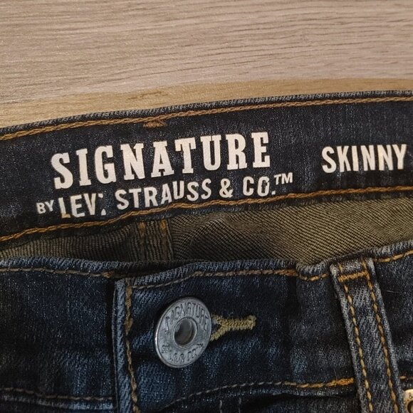 Vintage Men's Style Skinny Fit Jeans Levi Signature - Picture 3 of 6